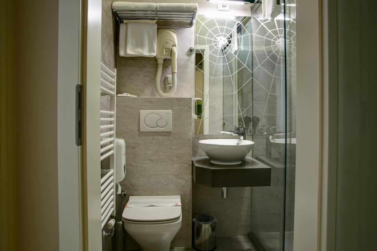 Hotel Gorenje Pristina Exterior photo
